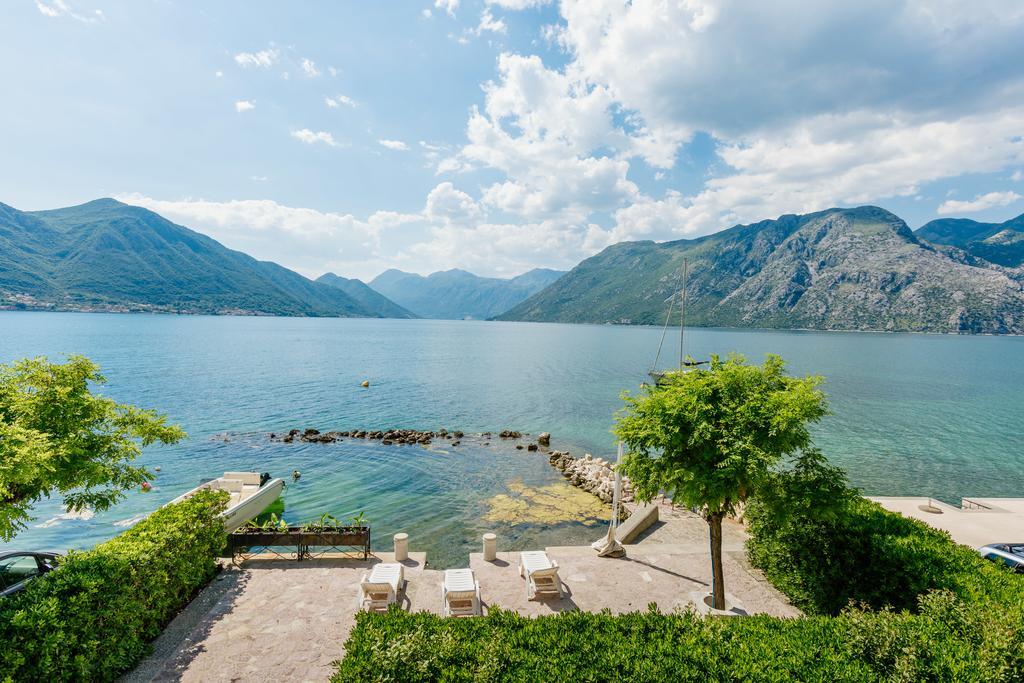 Villa Luxury Stone On The Sea With Private Pool And View Kotor Exteriör bild