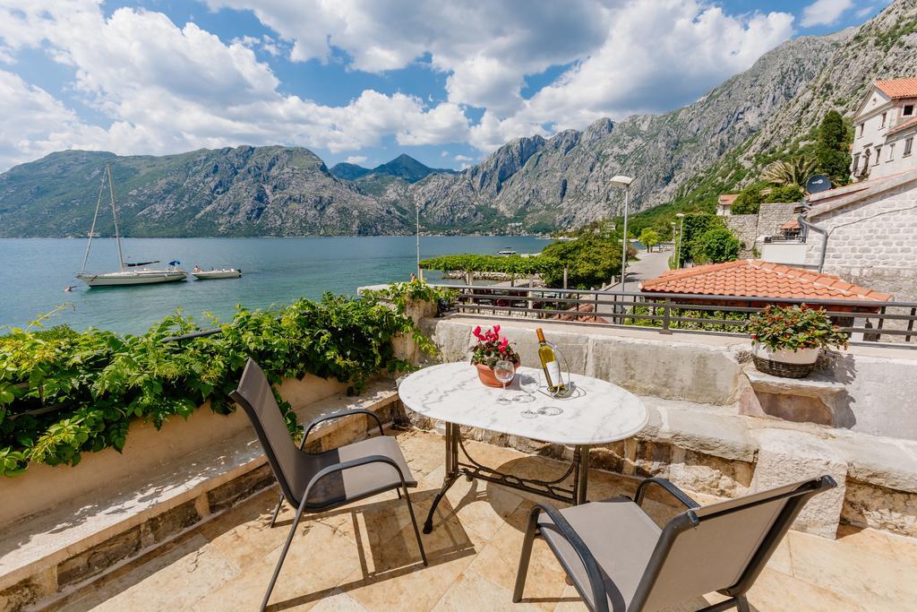 Villa Luxury Stone On The Sea With Private Pool And View Kotor Exteriör bild